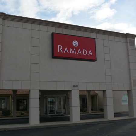 Ramada By Wyndham Wichita Airport Exterior foto